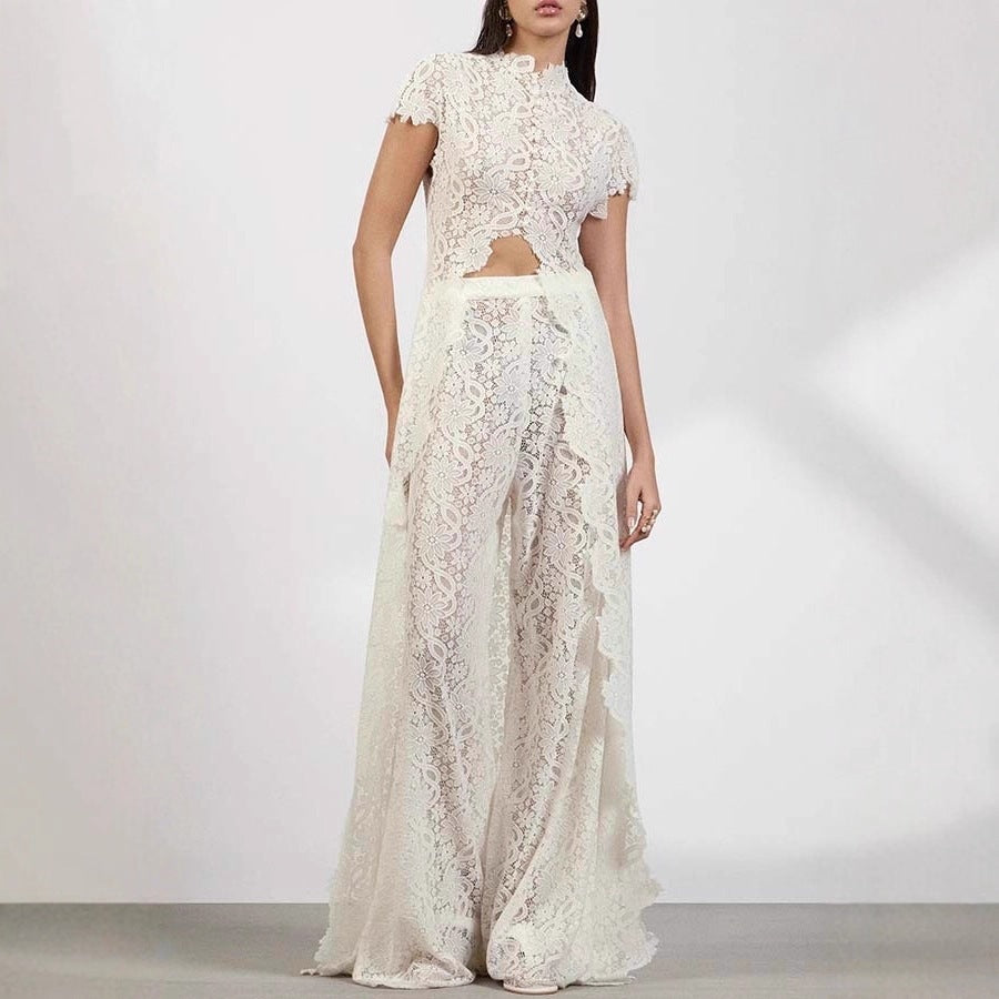 VVZ Sexy halter crop top and high-waisted wide-leg trousers