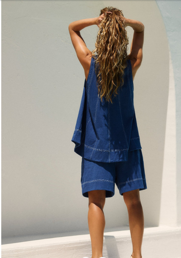 VVZ Sleeveless A-line Tank Top and High-waisted Shorts