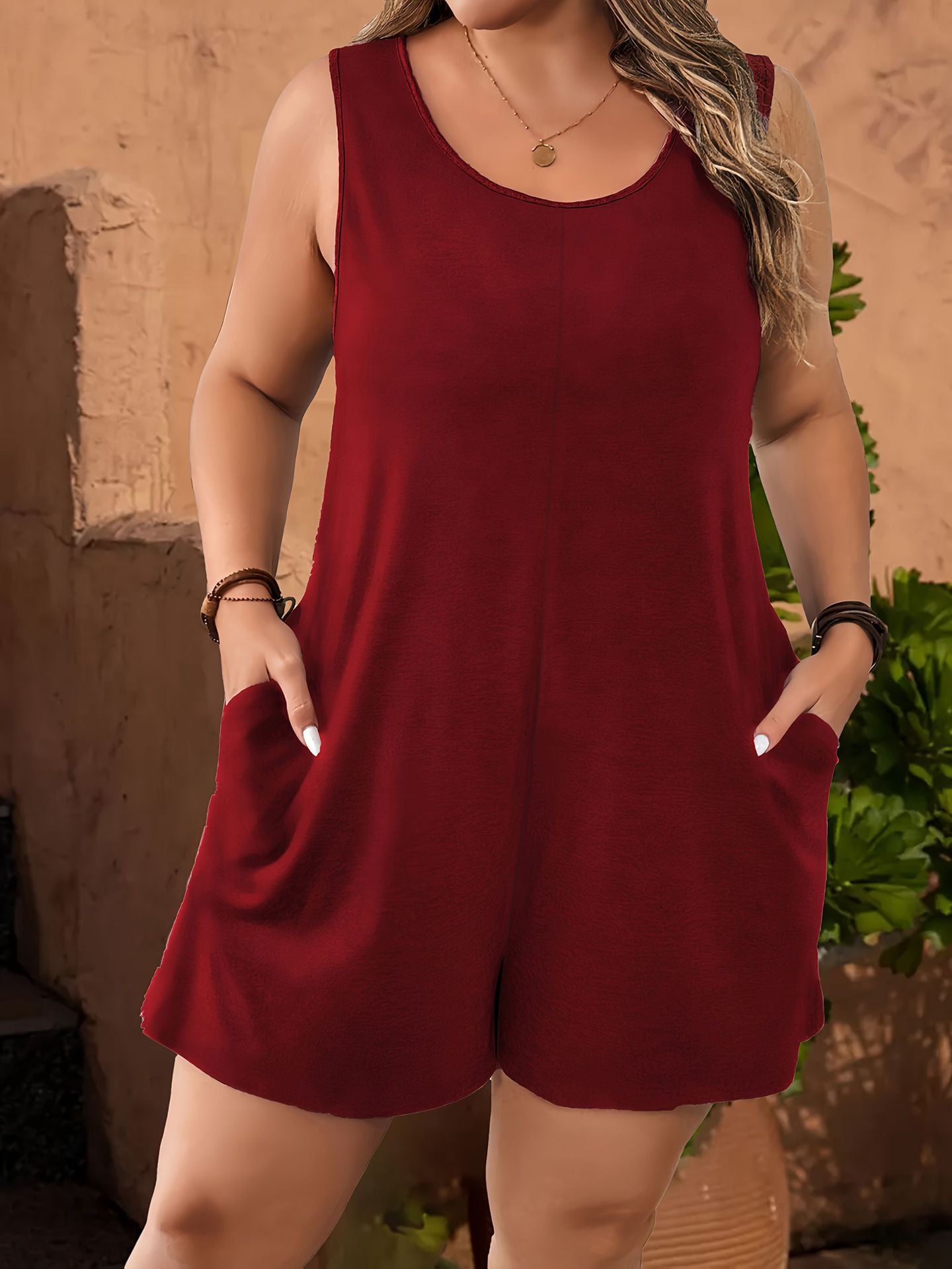 VVZ Solid color sleeveless slim-fit jumpsuit shorts