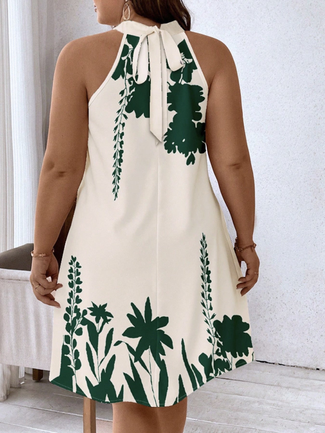 VVZ Vintage-style printed halter-neck dress with tie-back detail