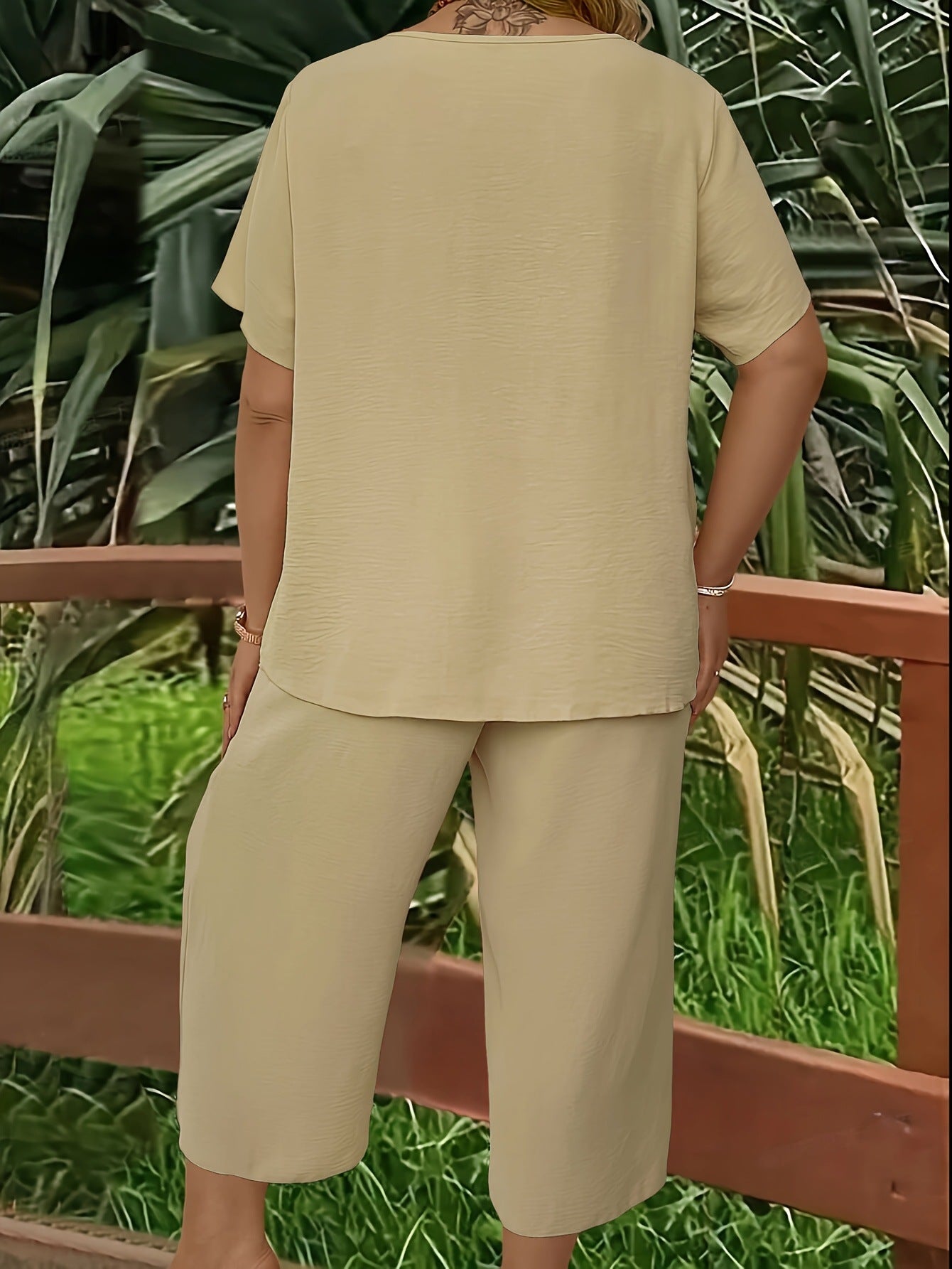 VVZ Elegant Plus-Size Women's Set: Solid-Color Short-Sleeve Fashion Top & Casual Wide-Leg Pants