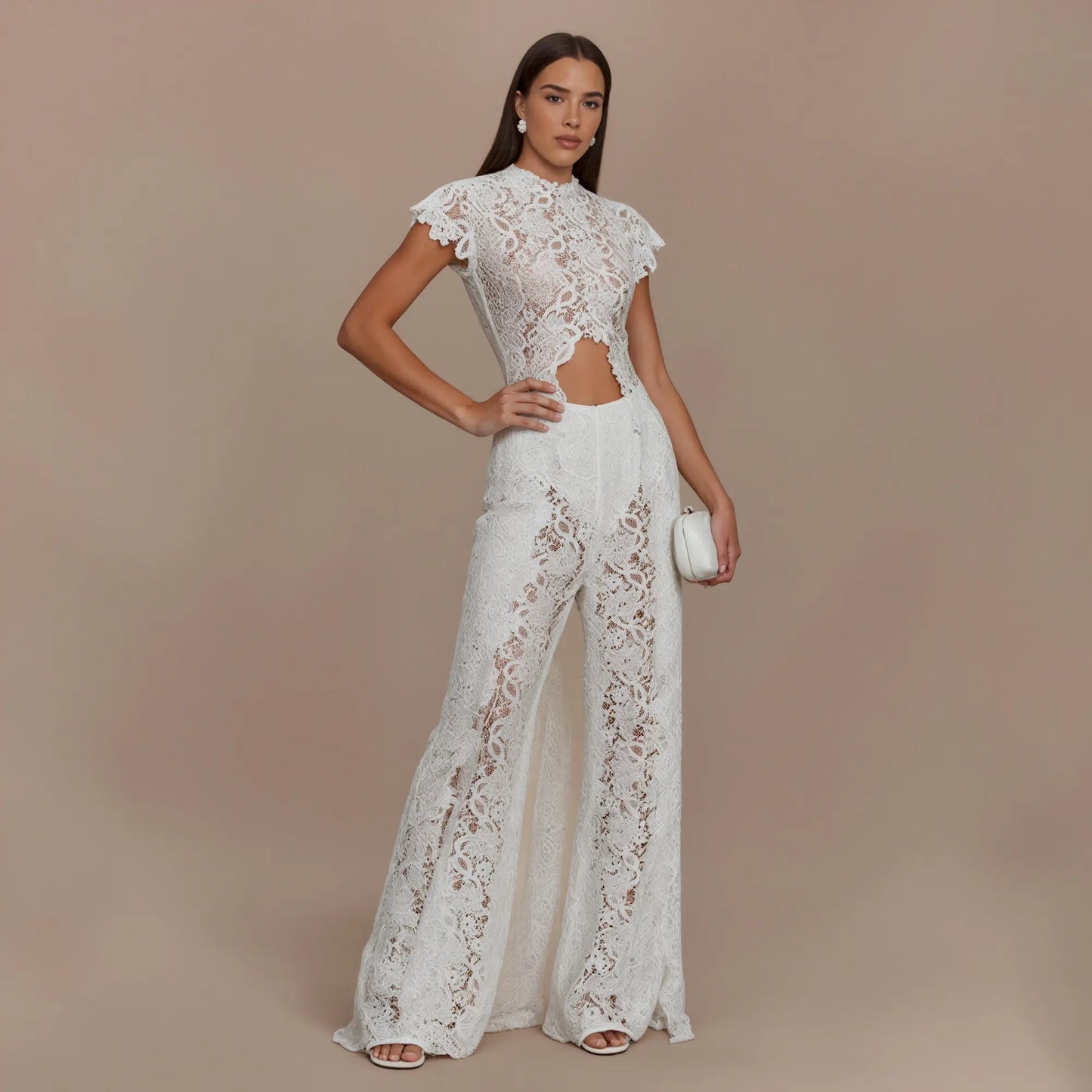 VVZ Sexy halter crop top and high-waisted wide-leg trousers