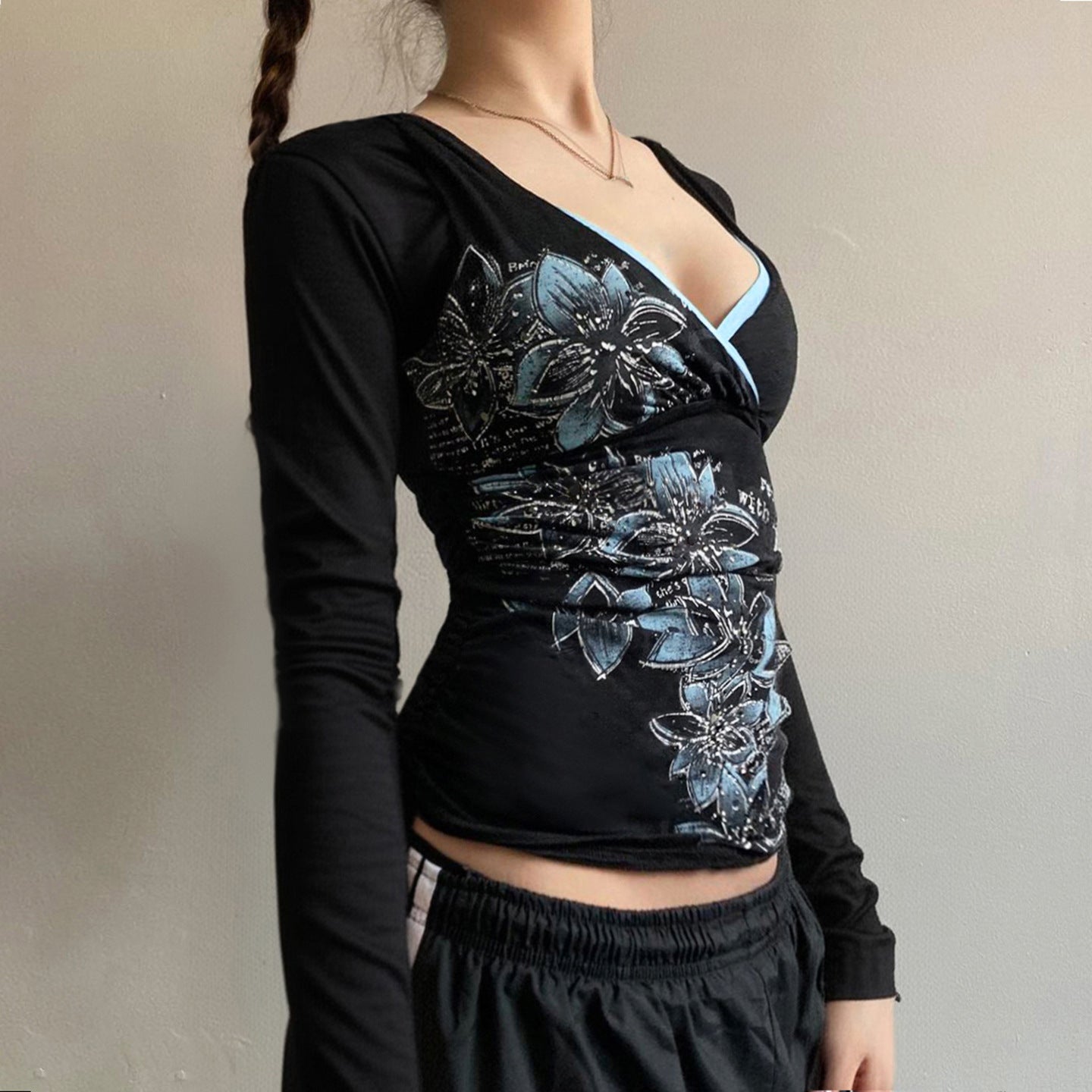 VVZ Vintage Floral Print Cross V Neck Slim Fit Long Sleeve T-Shirt