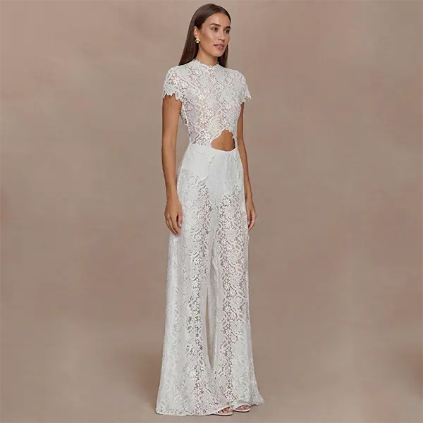VVZ Sexy halter crop top and high-waisted wide-leg trousers