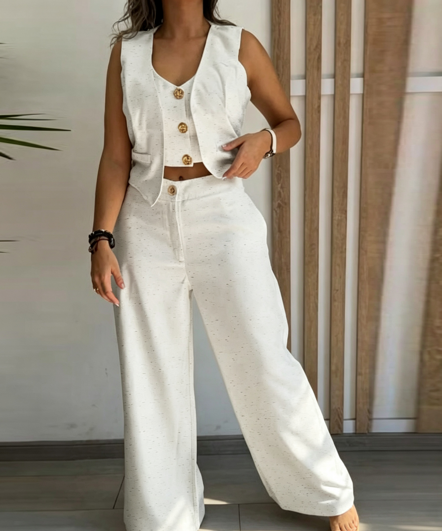 VVZ Button-accented V-neck sleeveless top and solid-color loose trousers set