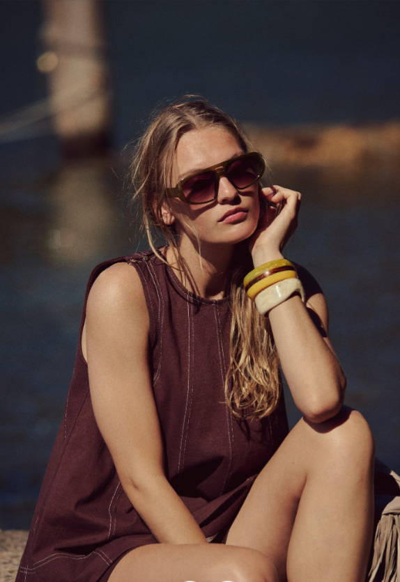 VVZ Sleeveless A-line Tank Top and High-waisted Shorts