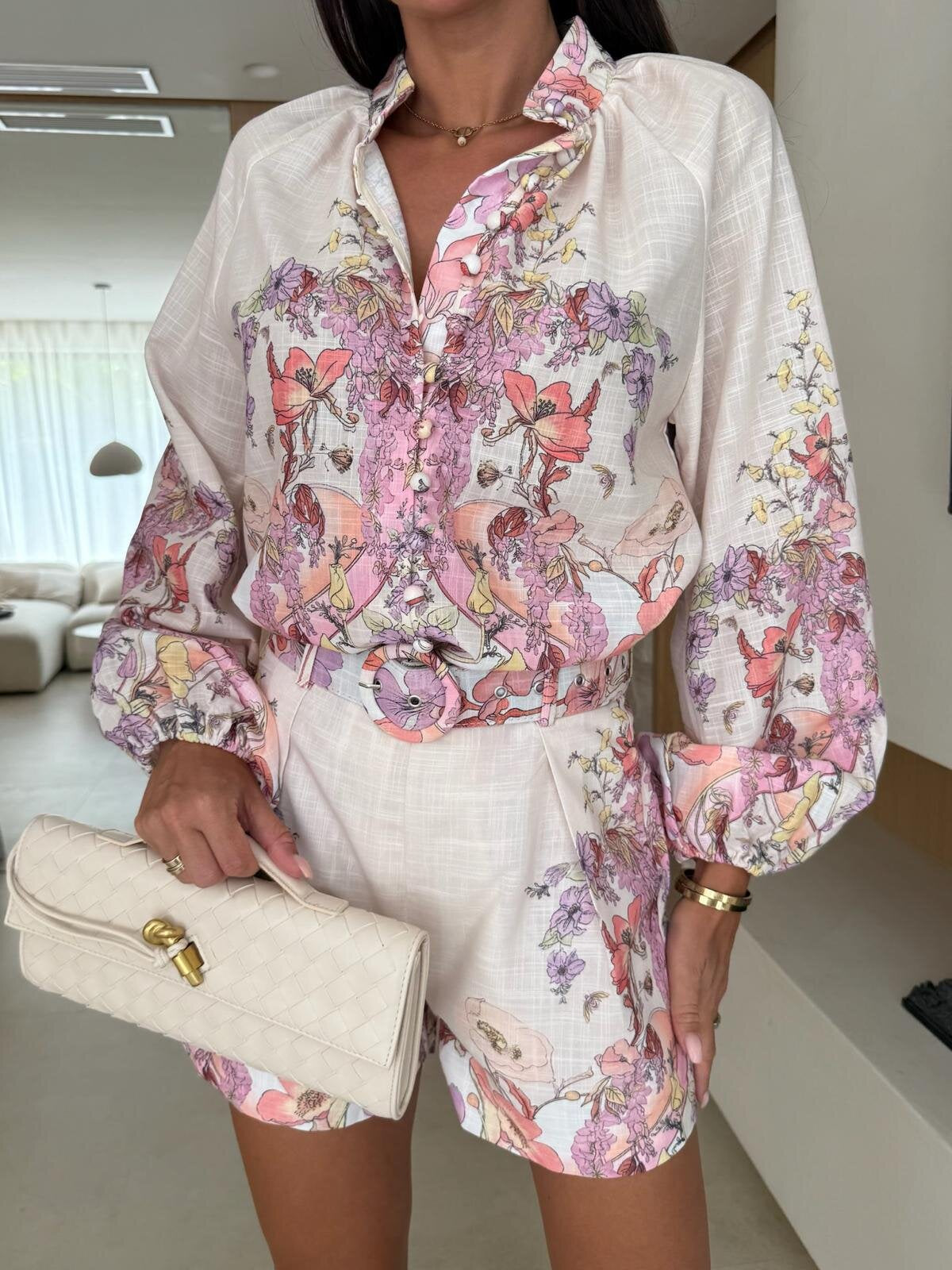 VVZ Floral pattern stand-up collar button-down lantern sleeve top paired with casual elastic waist shorts