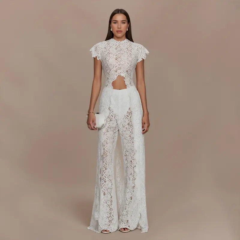 VVZ Sexy halter crop top and high-waisted wide-leg trousers